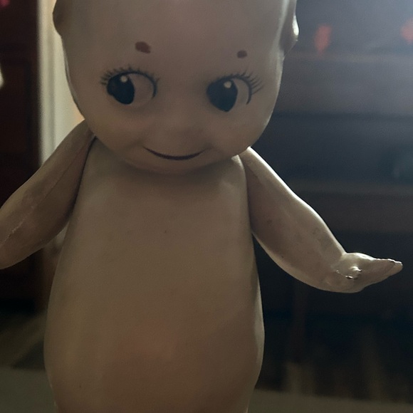 Adorable Cream Doll with Sweet Expression - Picture 8 of 9